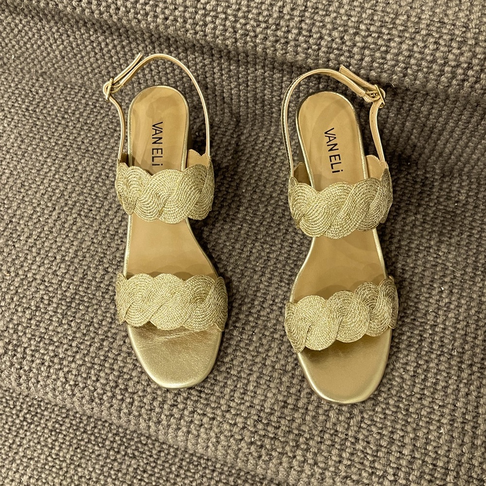EUC Vaneli Gold Metallic Sandals  8.5N